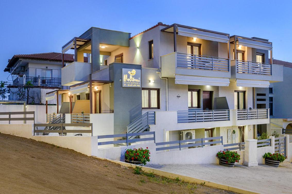Meltemi Luxury Apartments Nea Roda Buitenkant foto
