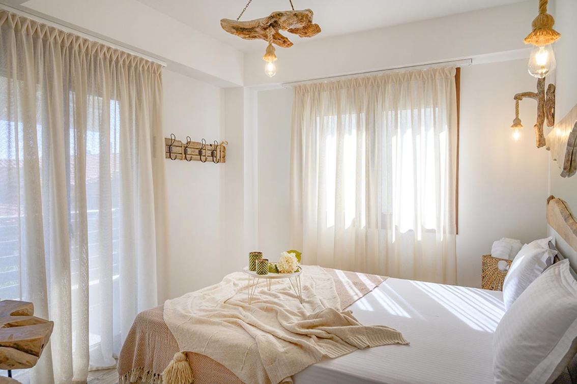 Meltemi Luxury Apartments Nea Roda Buitenkant foto