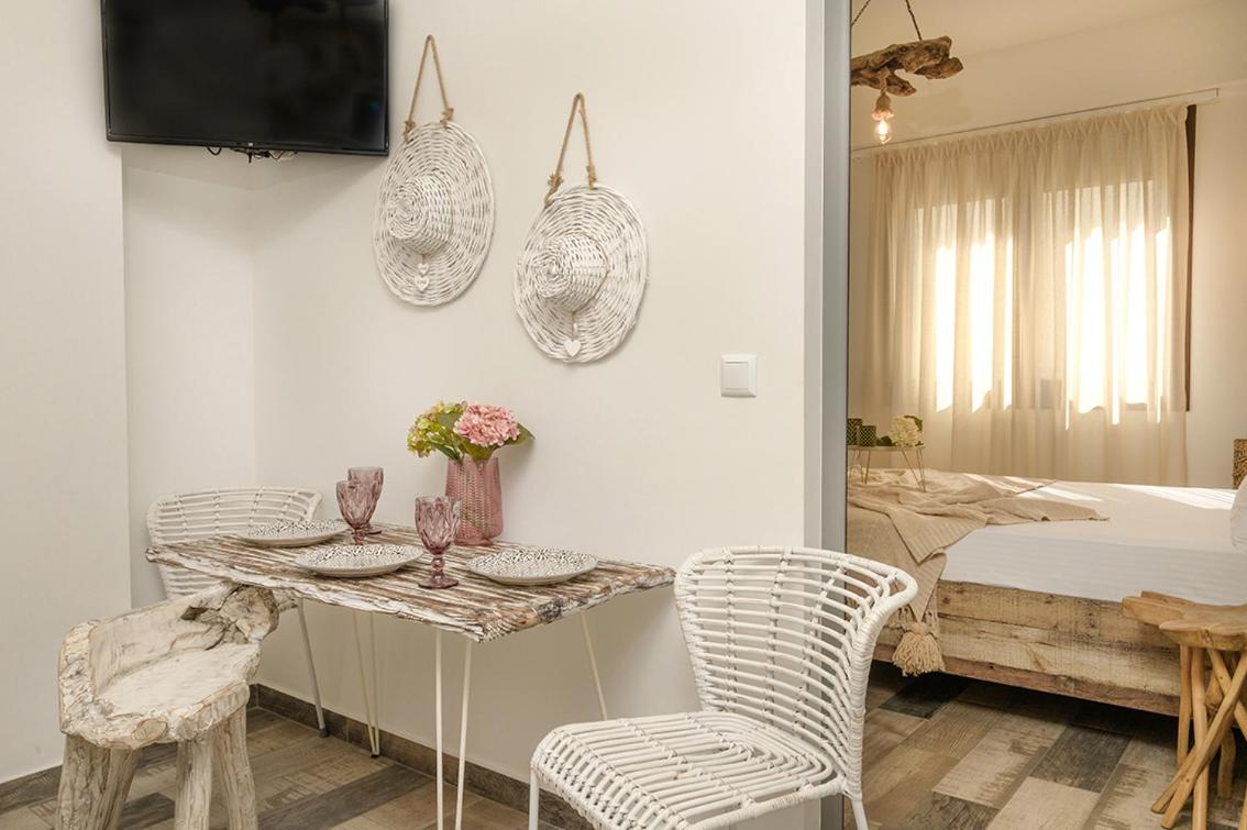 Meltemi Luxury Apartments Nea Roda Buitenkant foto