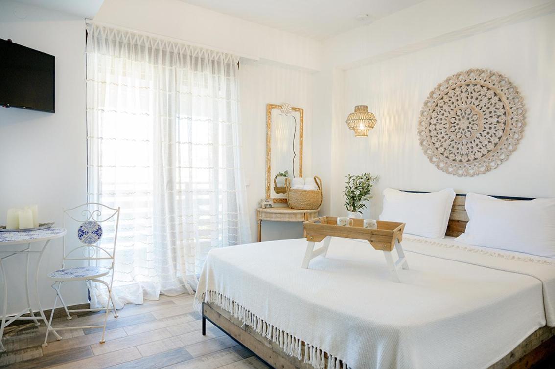 Meltemi Luxury Apartments Nea Roda Buitenkant foto