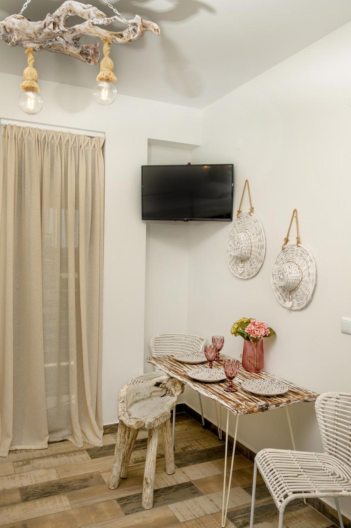 Meltemi Luxury Apartments Nea Roda Buitenkant foto