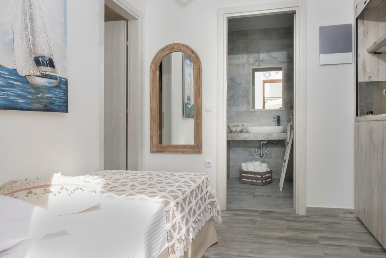 Meltemi Luxury Apartments Nea Roda Buitenkant foto