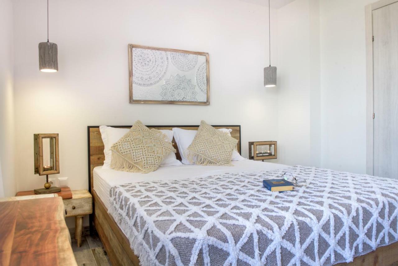 Meltemi Luxury Apartments Nea Roda Buitenkant foto