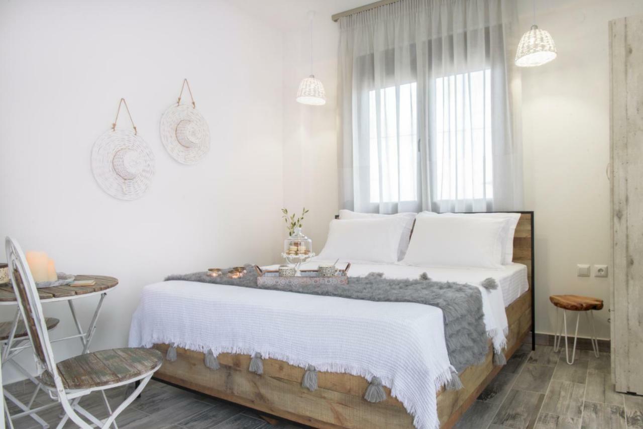 Meltemi Luxury Apartments Nea Roda Buitenkant foto
